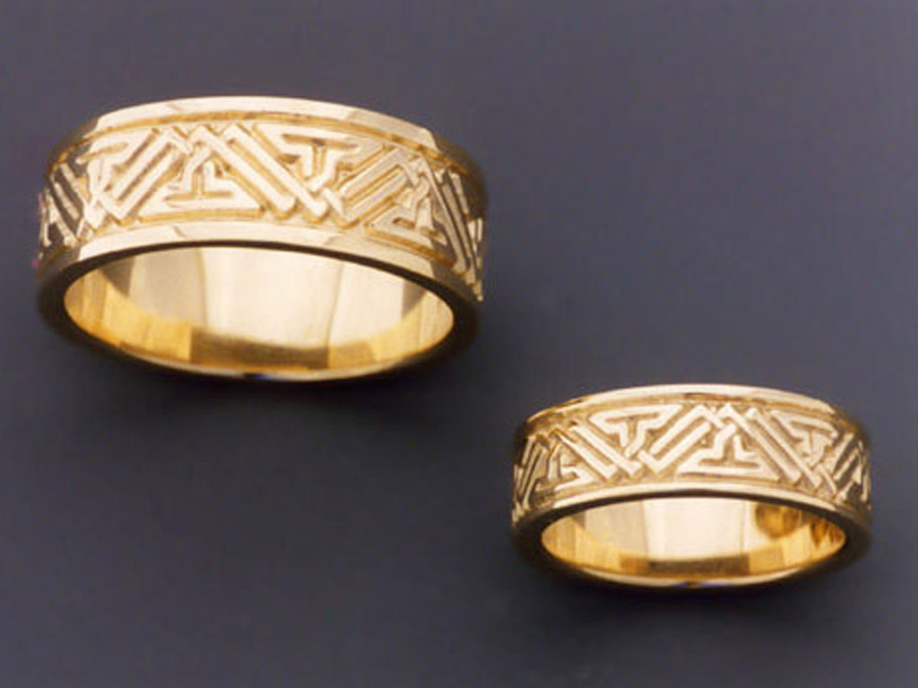 14k Gold Man’s Ring with Arabesque Design