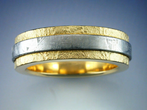 18k Gold Man’s Ring with Gibeon Meteorite