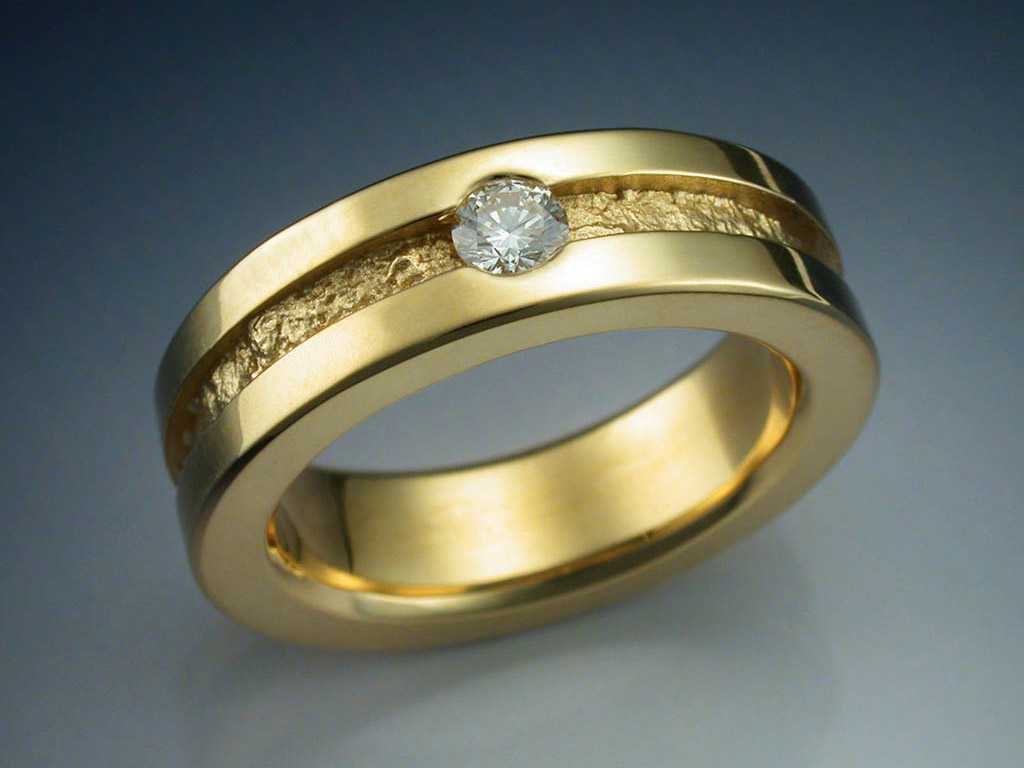 18k Gold Band with Diamond & Texture