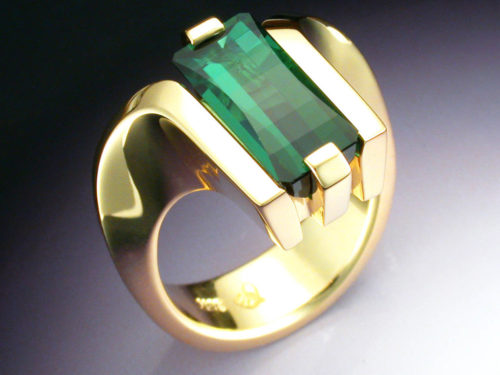 18k Gold Ring with Green Tourmaline