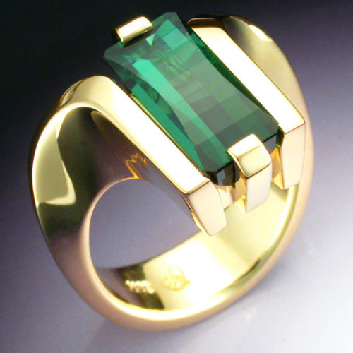 18k Gold Ring with Green Tourmaline