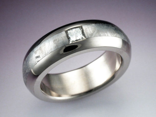 18k White Gold Ring with Diamond & Meteorite
